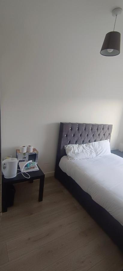 Free Car Park And Walk To Coop, Etihad , Piccadilly Manchester Kültér fotó