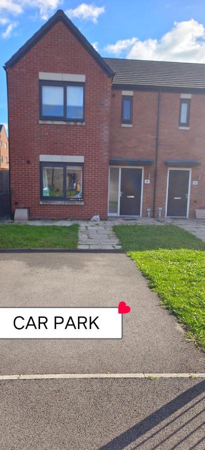 Free Car Park And Walk To Coop, Etihad , Piccadilly Manchester Kültér fotó